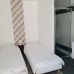 3 Pieces 4-6 Personnes, Clim, Terrasse Et Piscine Lägenhet *