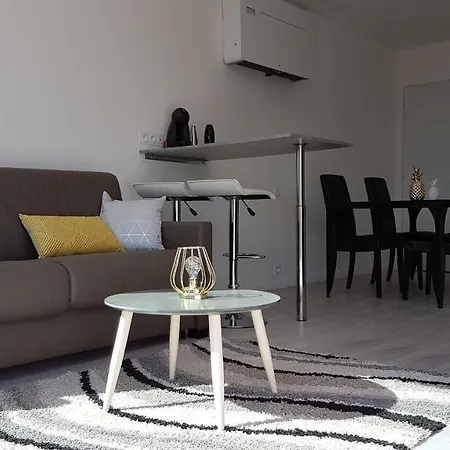 Lägenhet 3 Pieces 4-6 Personnes, Clim, Terrasse Et Piscine *
