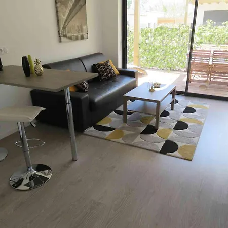 Apartment 3 Pieces 4-6 Personnes, Clim, Terrasse Et Piscine *